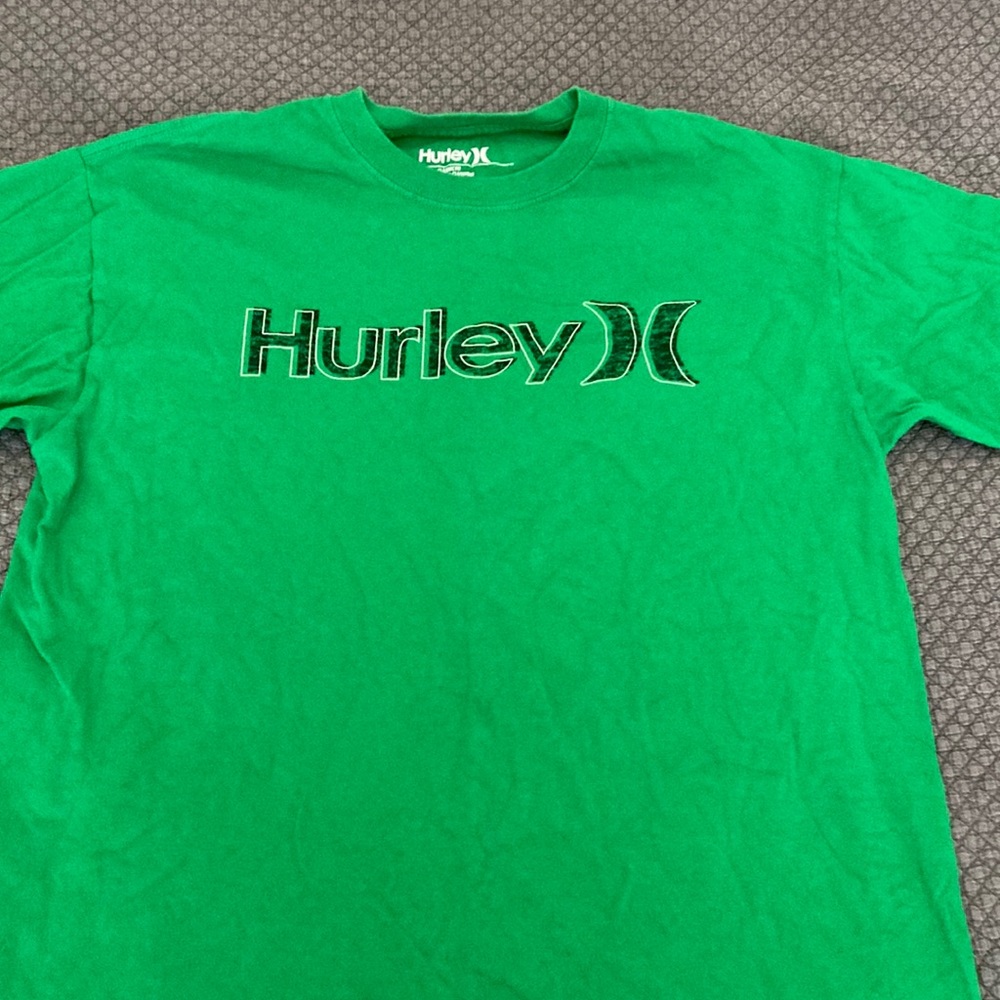 Hurley t shirt